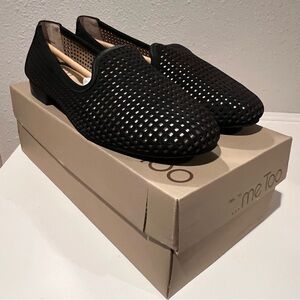 NIB Me Too Yale NR Black Nubuck Perforated Loafer Flats Size 9M New Shoes Casual